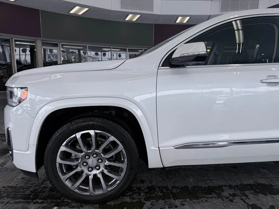 2022 GMC Acadia - Image 15 of 21