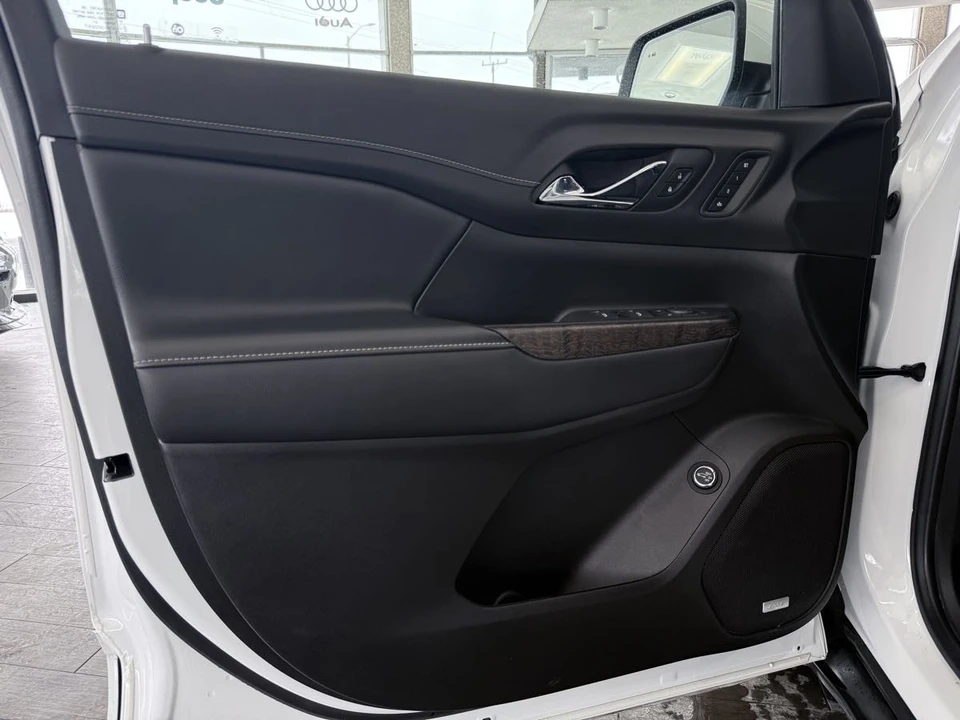 2022 GMC Acadia - Image 18 of 21