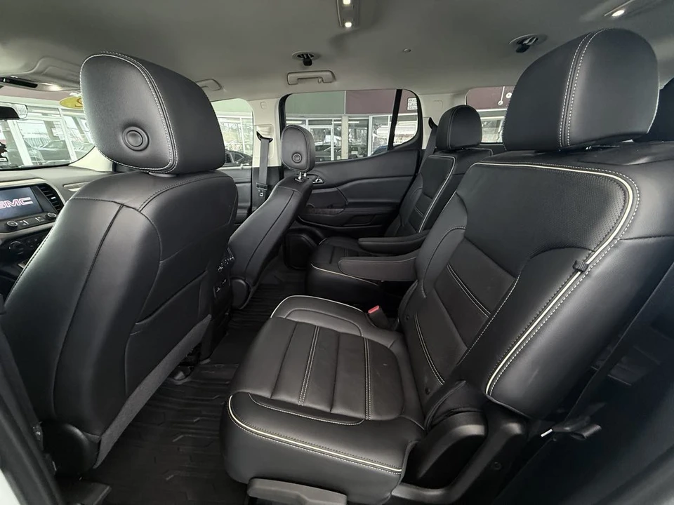 2022 GMC Acadia - Image 19 of 21