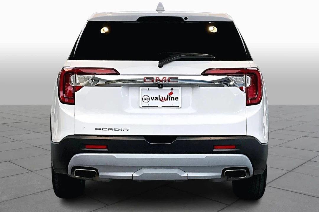 2022 GMC Acadia - Image 10 of 12