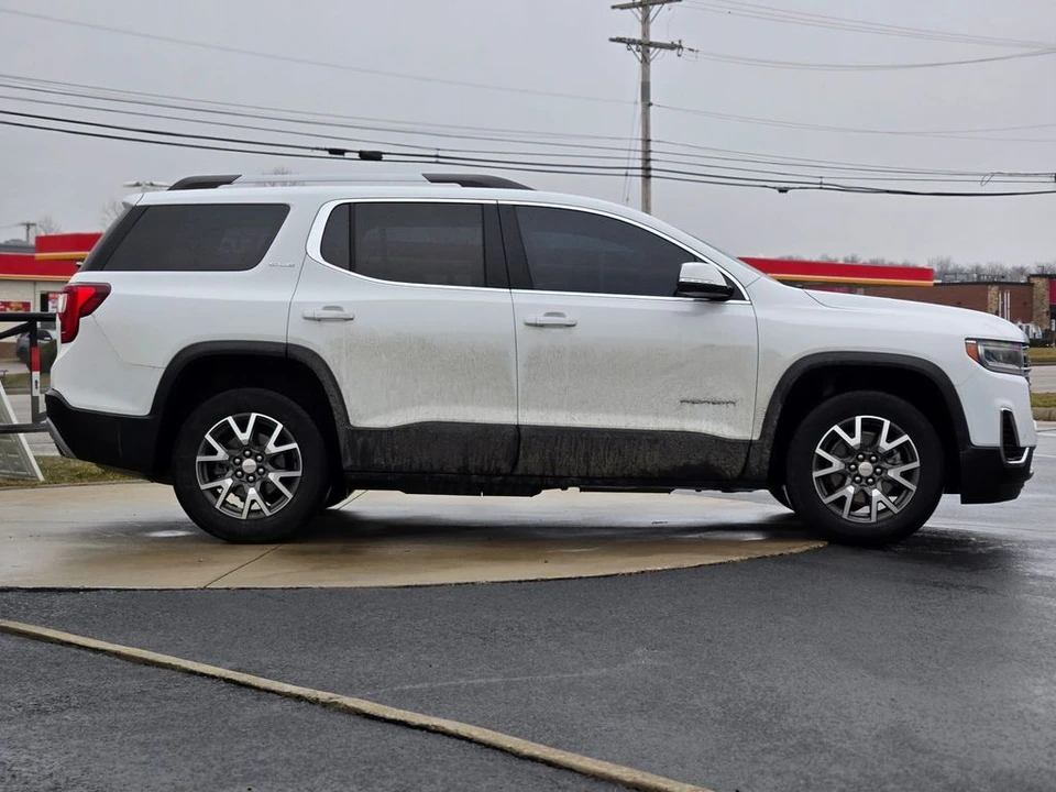 2022 GMC Acadia - Image 8 of 12