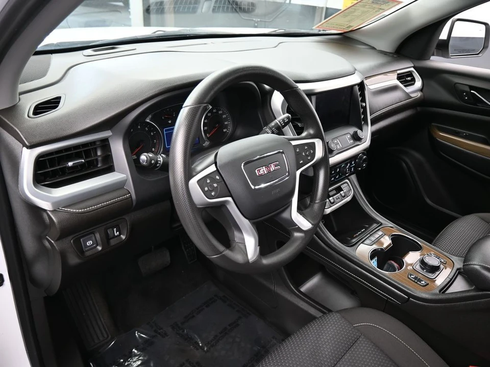 2022 GMC Acadia - Image 10 of 12