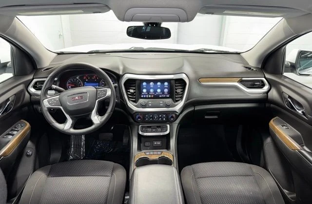 2022 GMC Acadia - Image 18 of 21