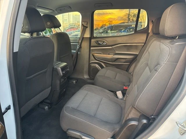 2022 GMC Acadia - Image 15 of 21