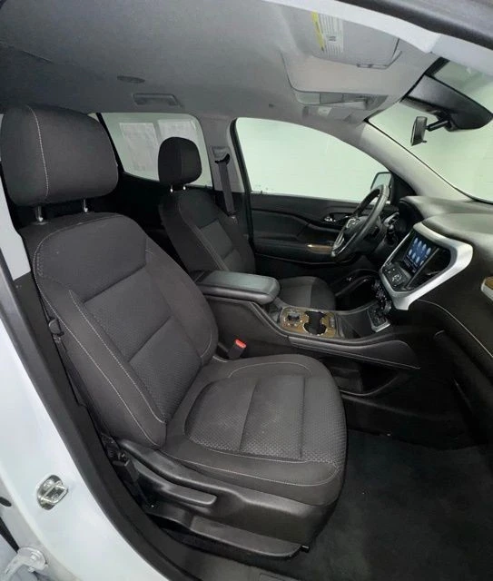 2022 GMC Acadia - Image 17 of 21