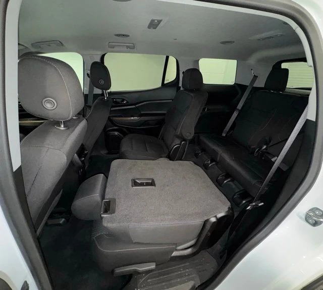 2022 GMC Acadia - Image 13 of 21