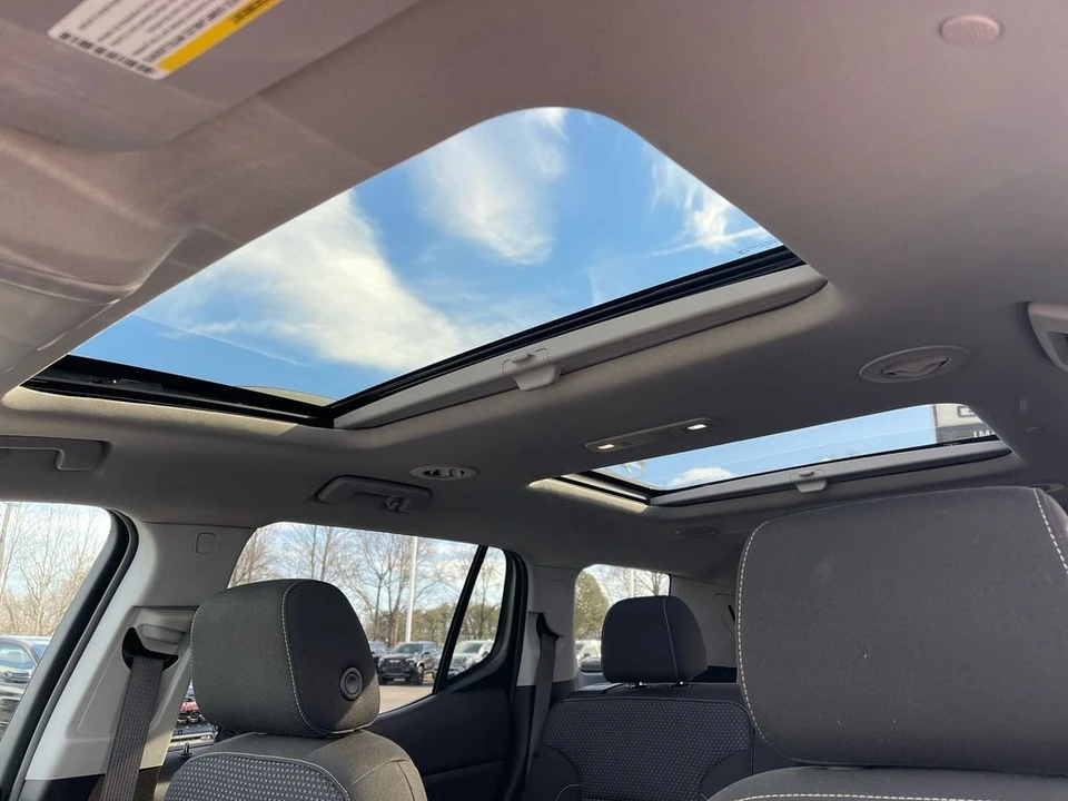 2022 GMC Acadia - Image 10 of 12