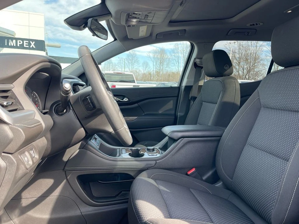 2022 GMC Acadia - Image 8 of 12