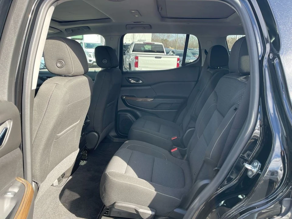 2022 GMC Acadia - Image 11 of 12