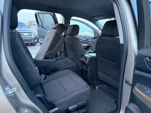 2022 GMC Acadia - Image 17 of 21