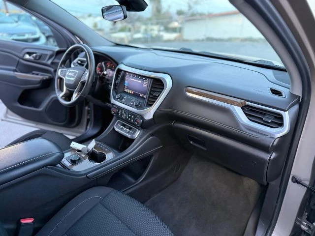 2022 GMC Acadia - Image 18 of 21