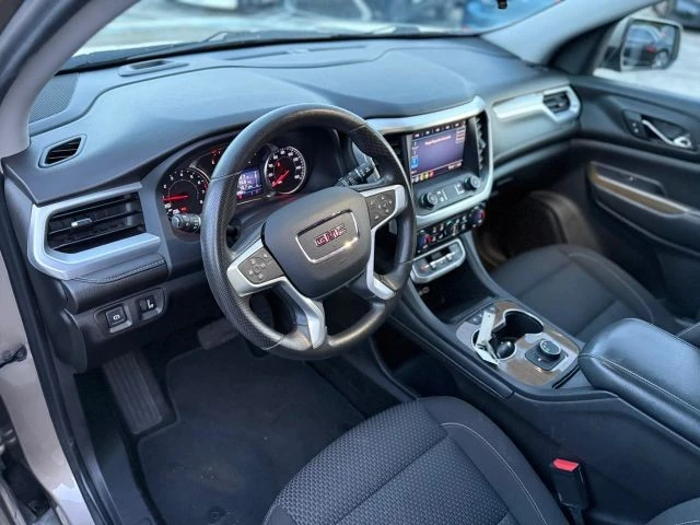 2022 GMC Acadia - Image 11 of 21