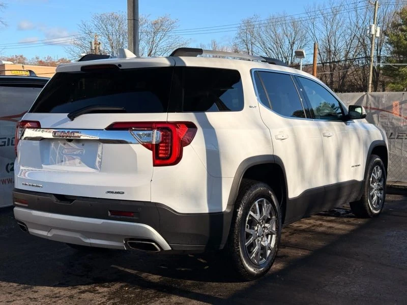 2022 GMC Acadia - Image 11 of 12