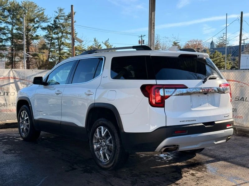 2022 GMC Acadia - Image 9 of 12