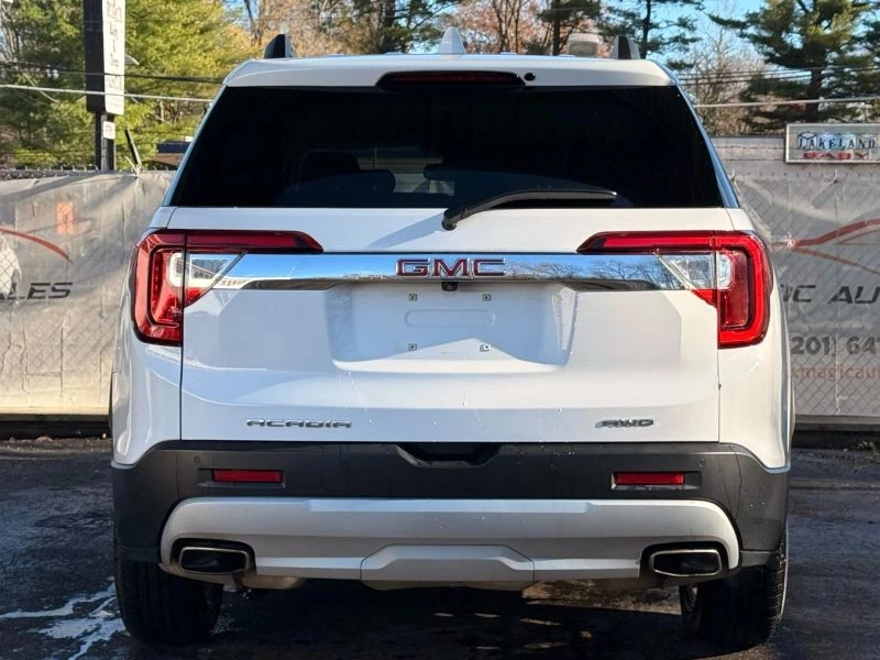 2022 GMC Acadia - Image 10 of 12