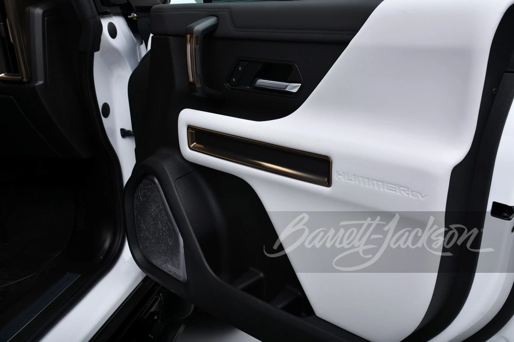 2022 GMC Hummer EV - Image 3 of 31