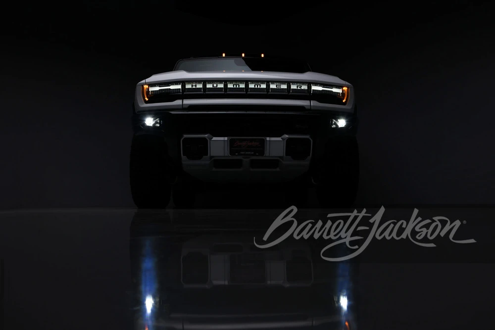 2022 GMC Hummer EV - Image 11 of 31