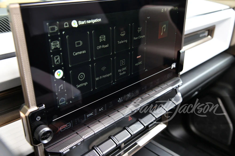 2022 GMC Hummer EV - Image 14 of 31