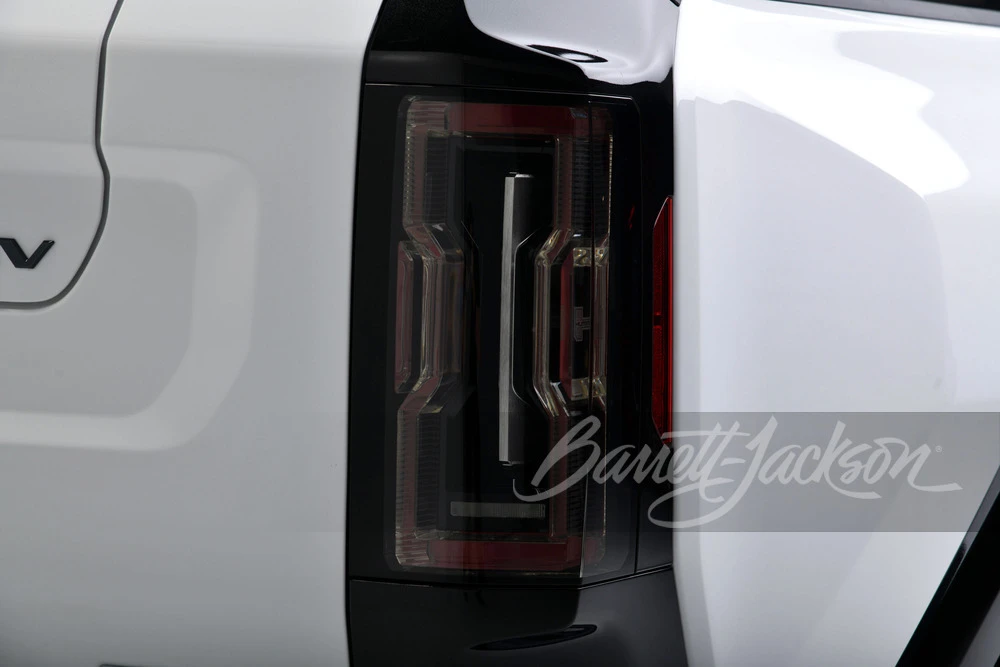 2022 GMC Hummer EV - Image 16 of 31