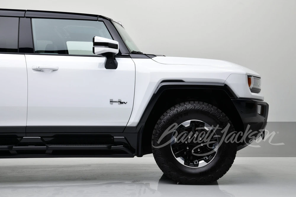 2022 GMC Hummer EV - Image 26 of 31