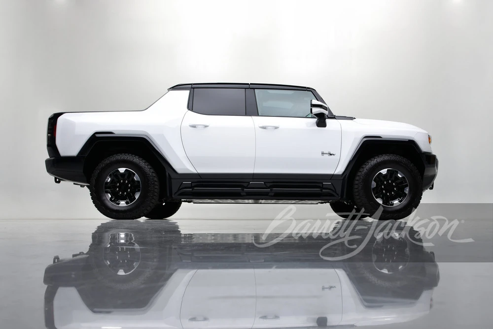 2022 GMC Hummer EV - Image 30 of 31