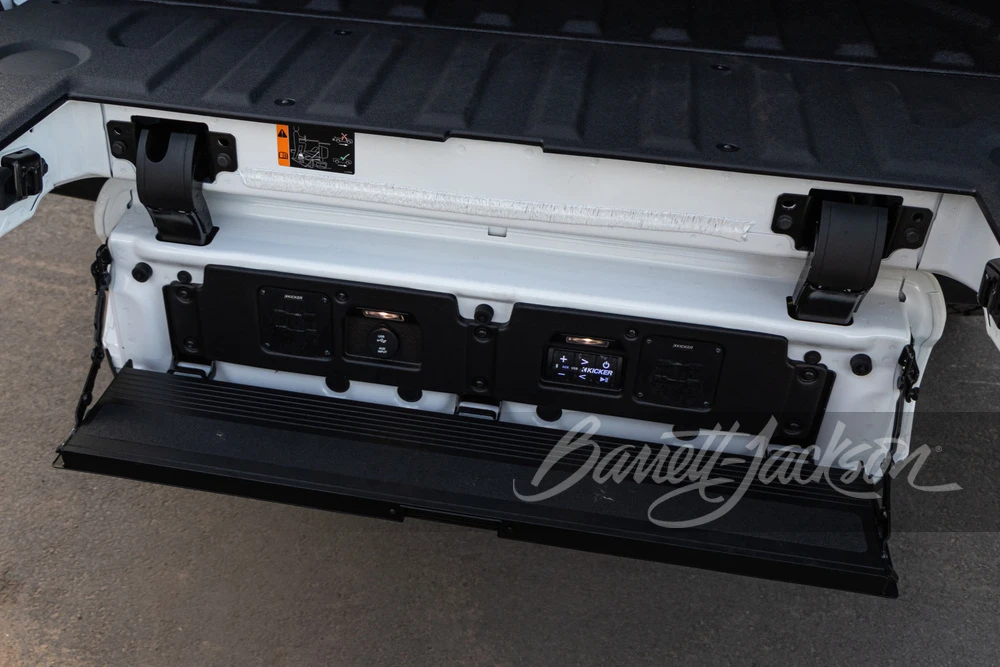 2022 GMC Hummer EV - Image 11 of 18