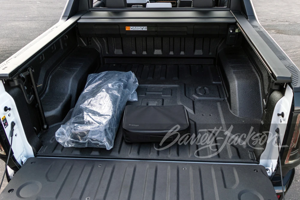 2022 GMC Hummer EV - Image 13 of 18