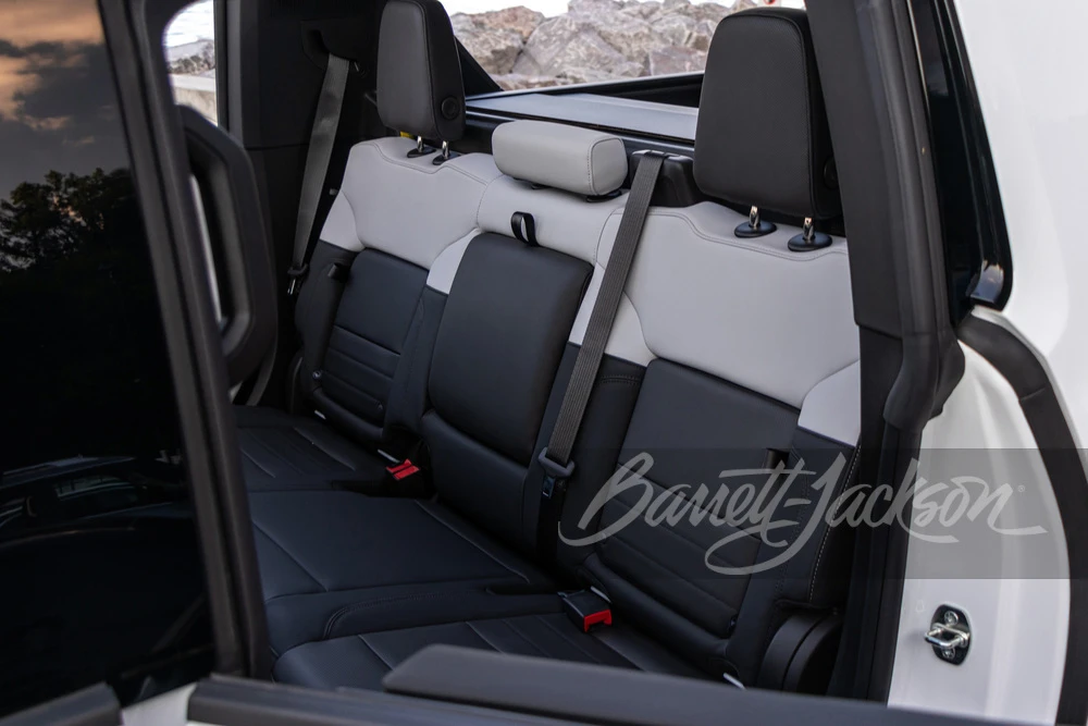 2022 GMC Hummer EV - Image 16 of 18