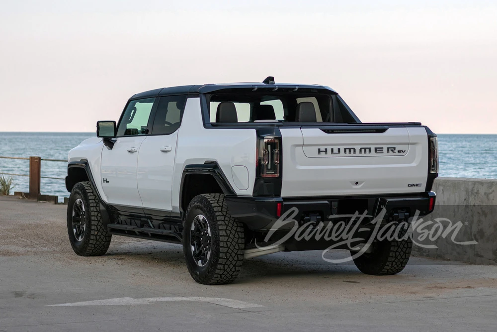 2022 GMC Hummer EV - Image 17 of 18
