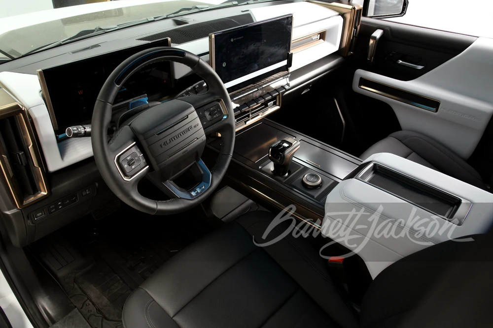 2022 GMC Hummer EV - Image 19 of 31