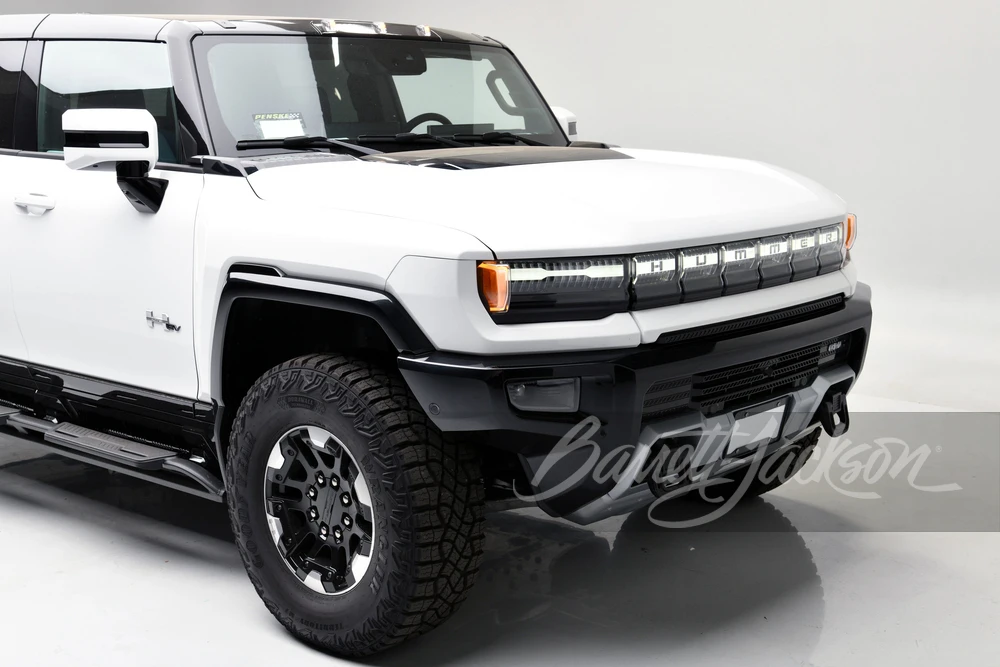 2022 GMC Hummer EV - Image 28 of 31