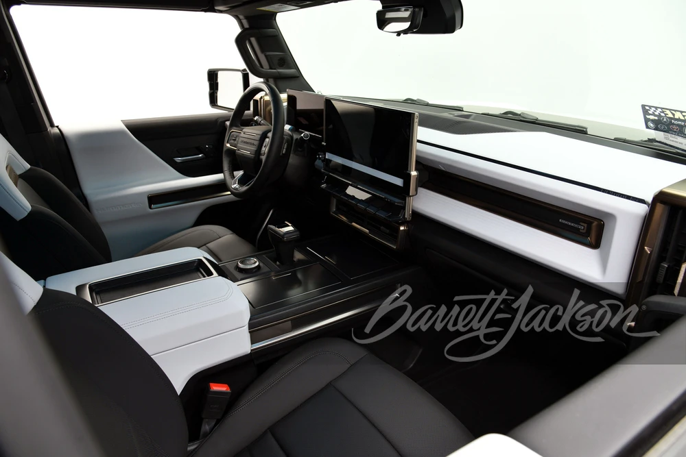 2022 GMC Hummer EV - Image 6 of 31