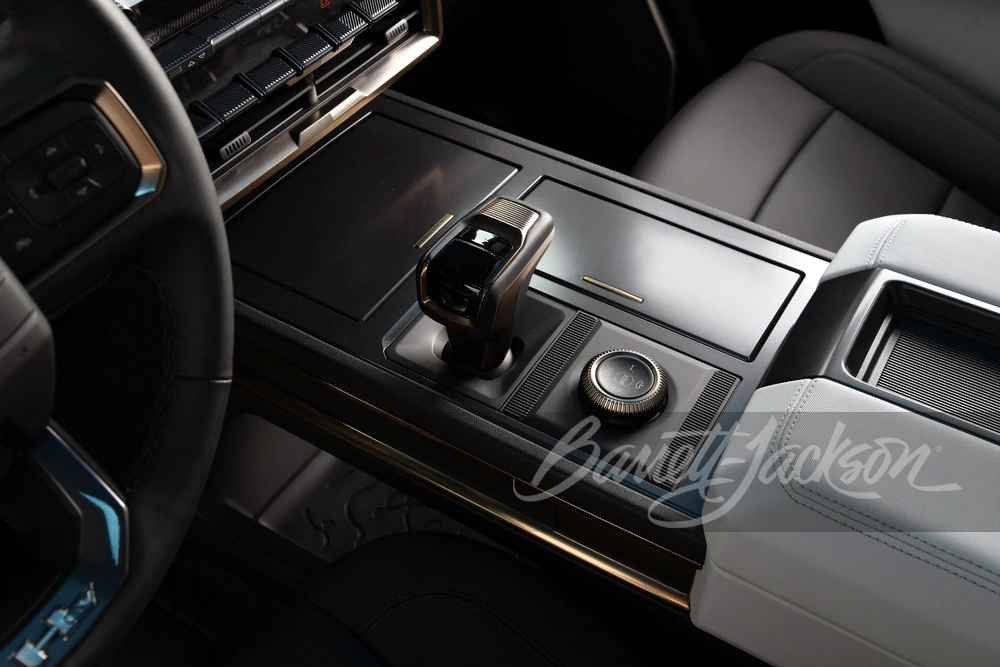 2022 GMC Hummer EV - Image 23 of 31