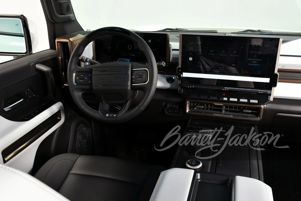 2022 GMC Hummer EV - Image 21 of 31