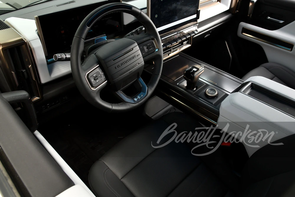 2022 GMC Hummer EV - Image 18 of 31