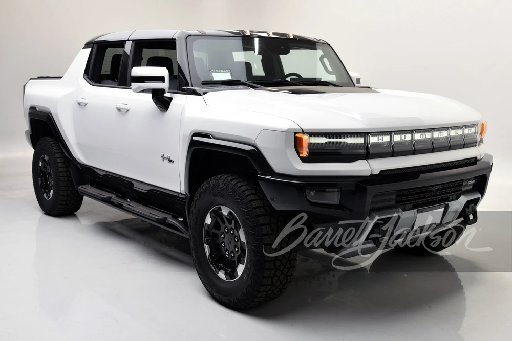 2022 GMC Hummer EV - Image 10 of 31