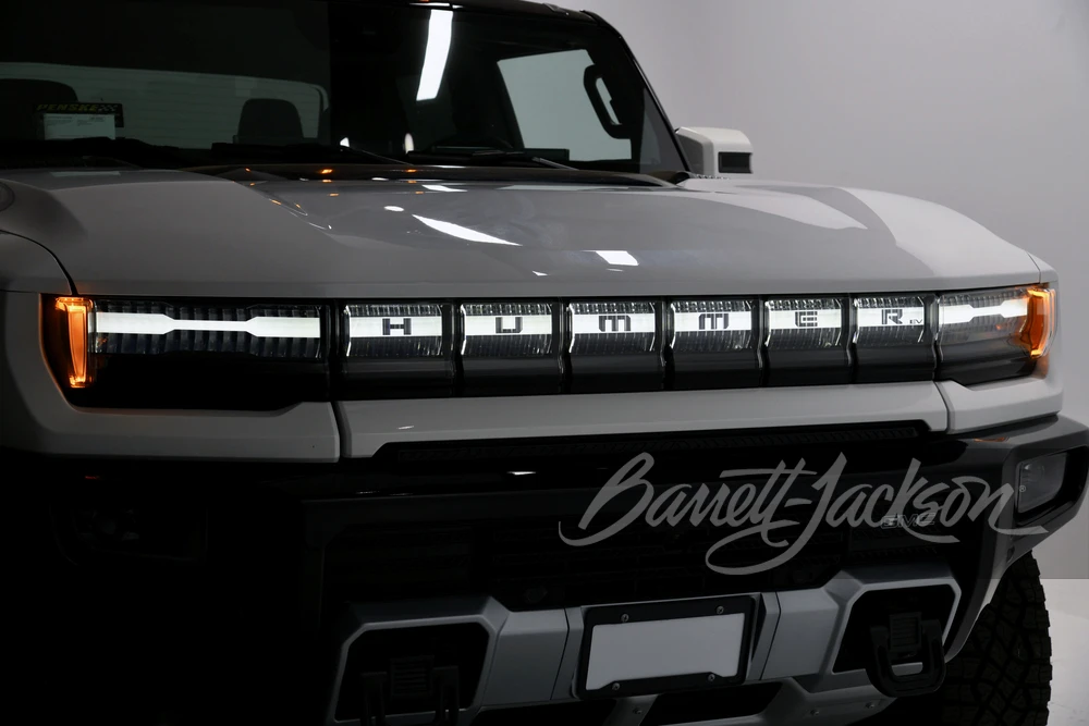 2022 GMC Hummer EV - Image 29 of 31