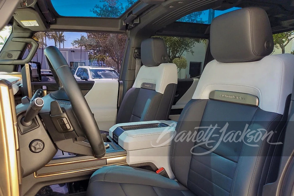 2022 GMC Hummer EV - Image 8 of 12