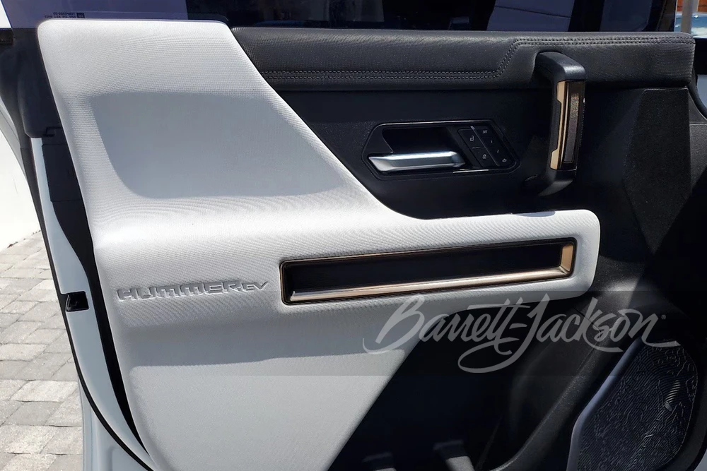 2022 GMC Hummer EV - Image 9 of 12
