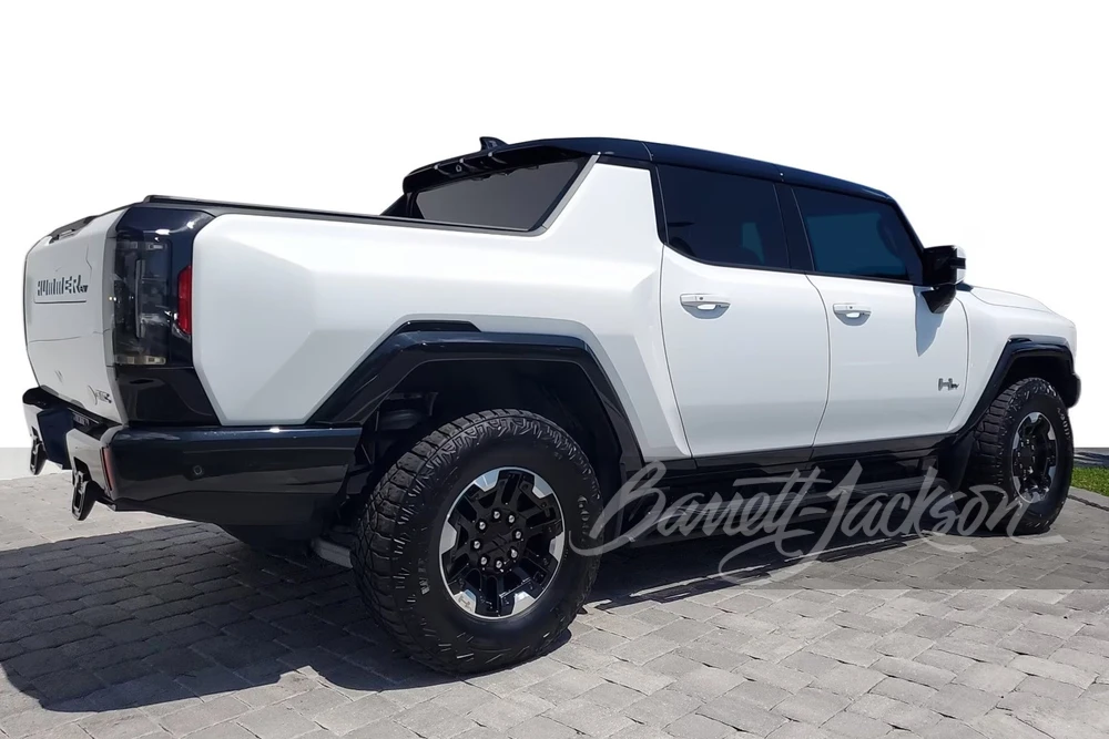 2022 GMC Hummer EV - Image 11 of 12