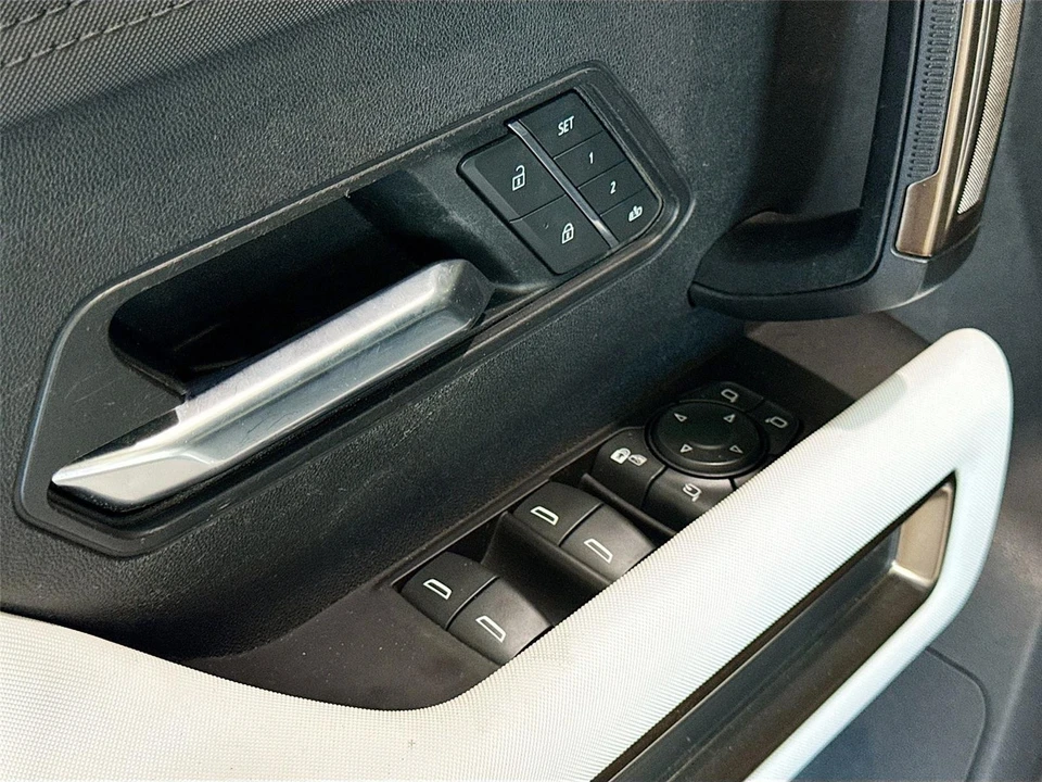 2022 GMC Hummer EV - Image 17 of 21