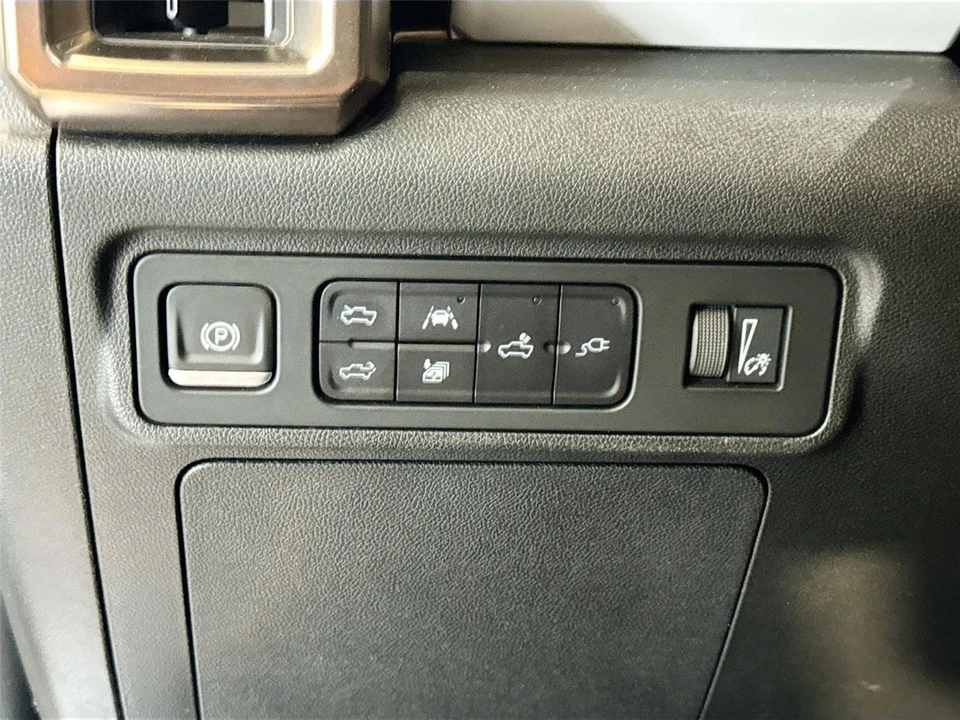 2022 GMC Hummer EV - Image 10 of 21
