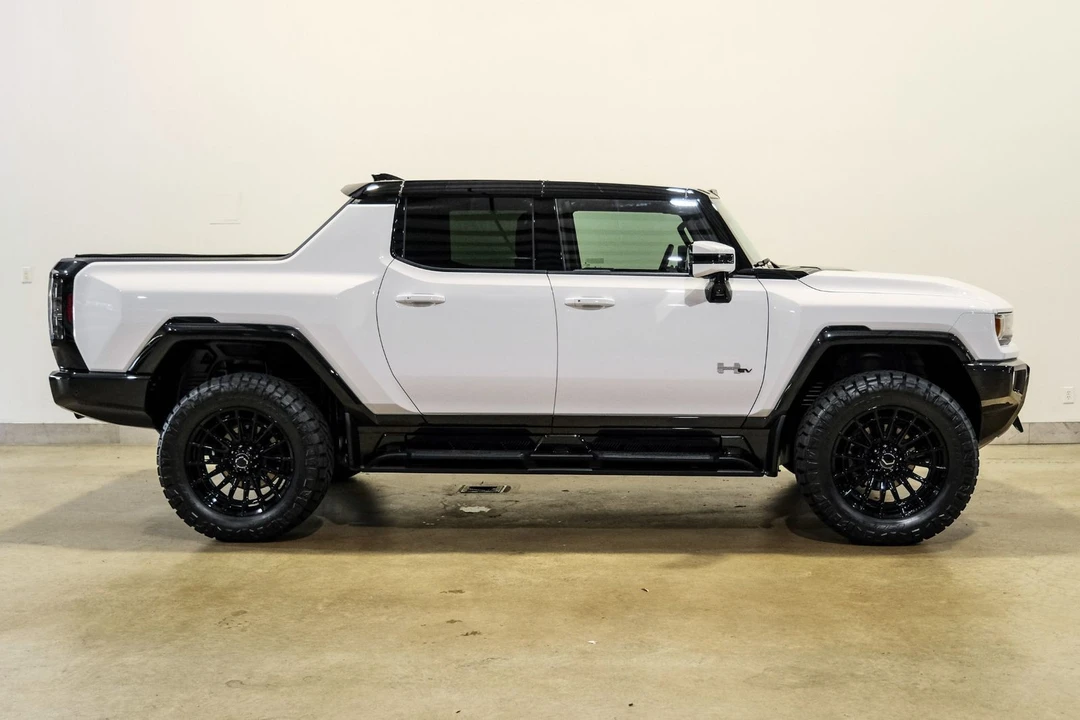 2022 GMC Hummer EV - Image 5 of 12