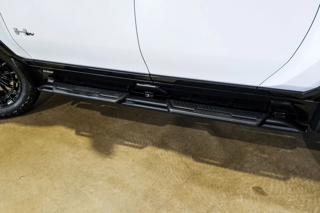 2022 GMC Hummer EV - Image 6 of 12