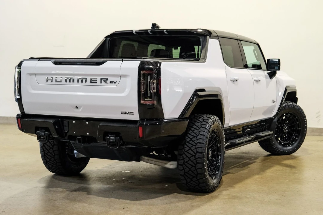 2022 GMC Hummer EV - Image 8 of 12