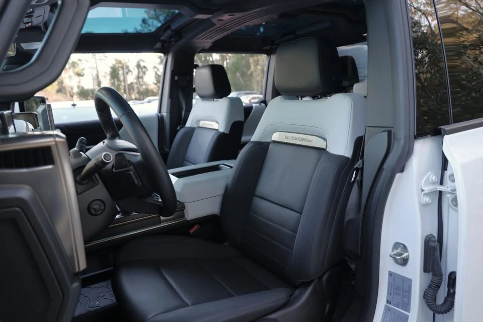 2022 GMC Hummer EV - Image 13 of 20