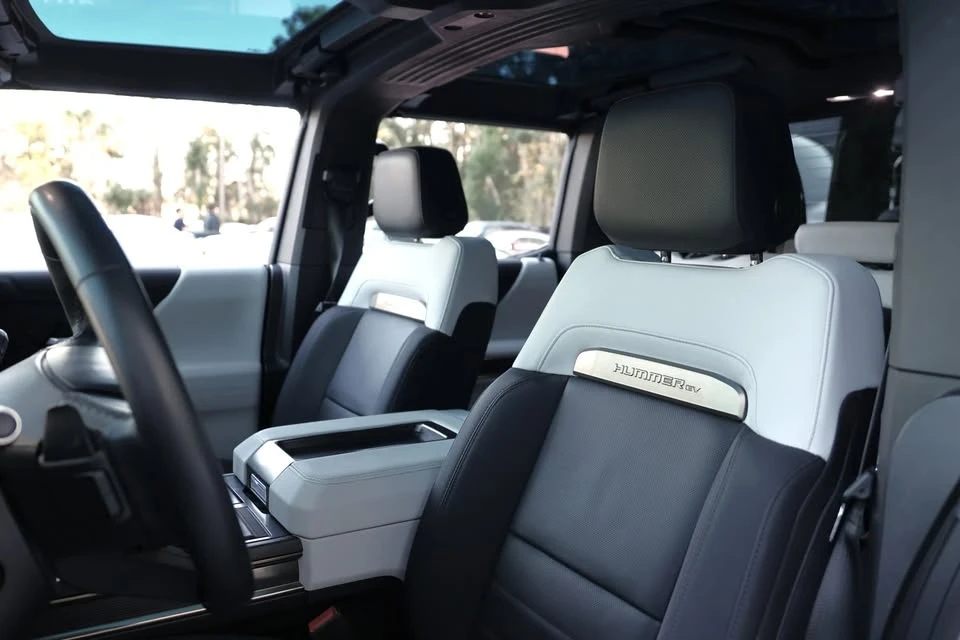 2022 GMC Hummer EV - Image 14 of 20