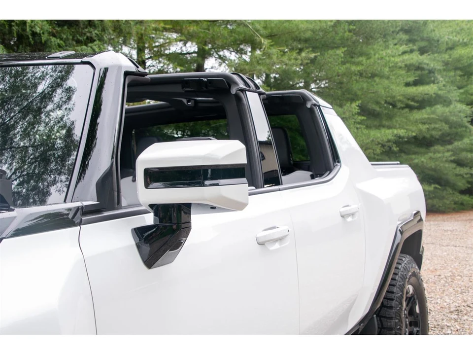 2022 GMC Hummer EV - Image 13 of 31