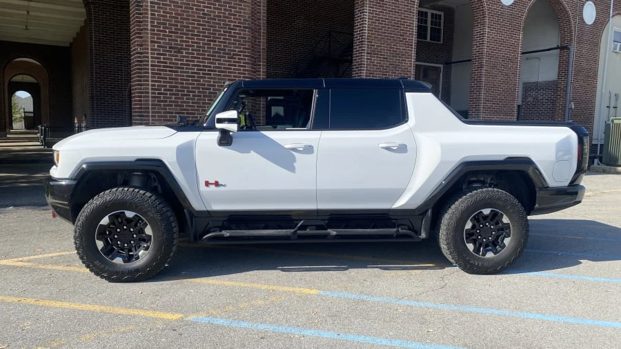 2022 GMC Hummer EV - Image 3 of 15