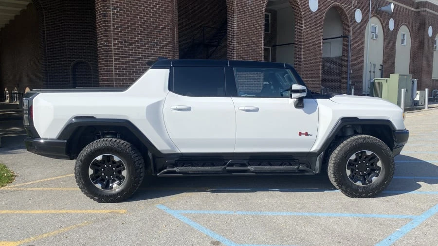 2022 GMC Hummer EV - Image 4 of 15
